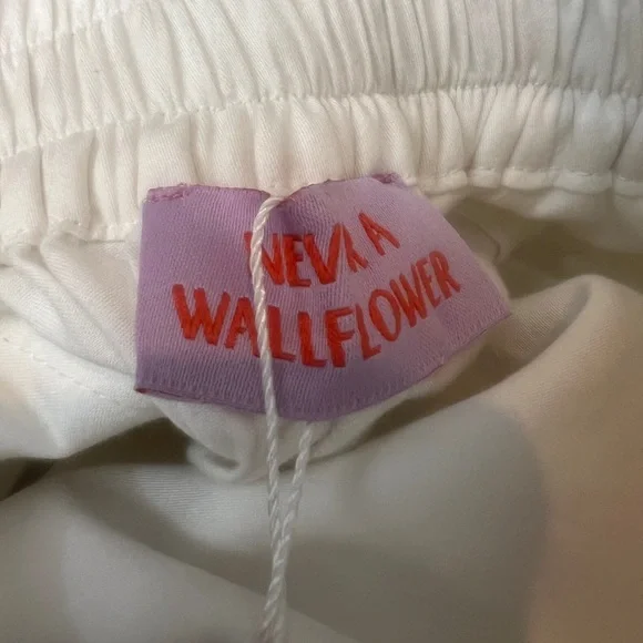 NWT Never A Wallflower Caramel Embroidery Palermo Pants - Picture 8 of 11